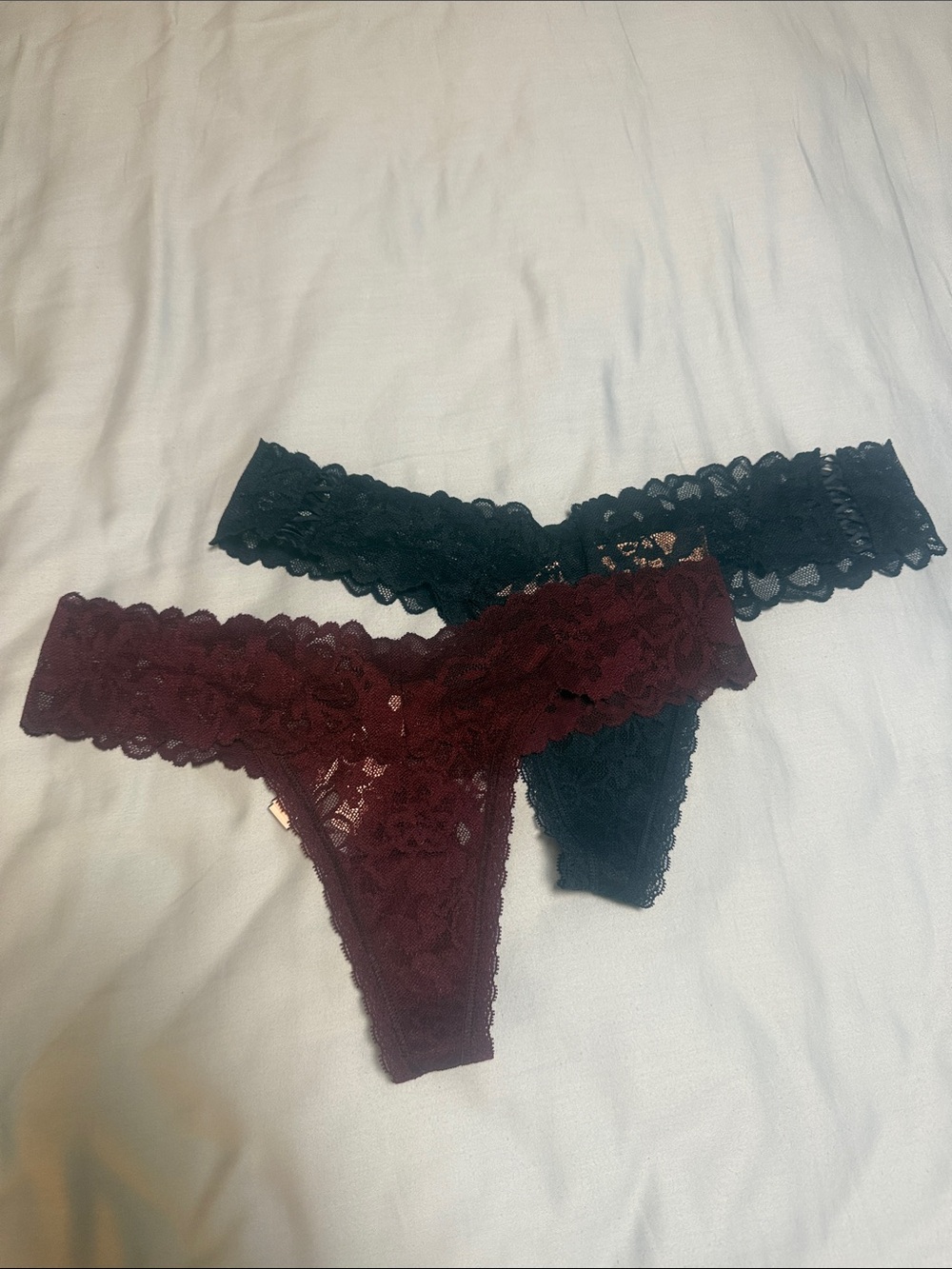 BNWT Victoria’s Secret Lace Thong Panties, 2 pairs, sz M